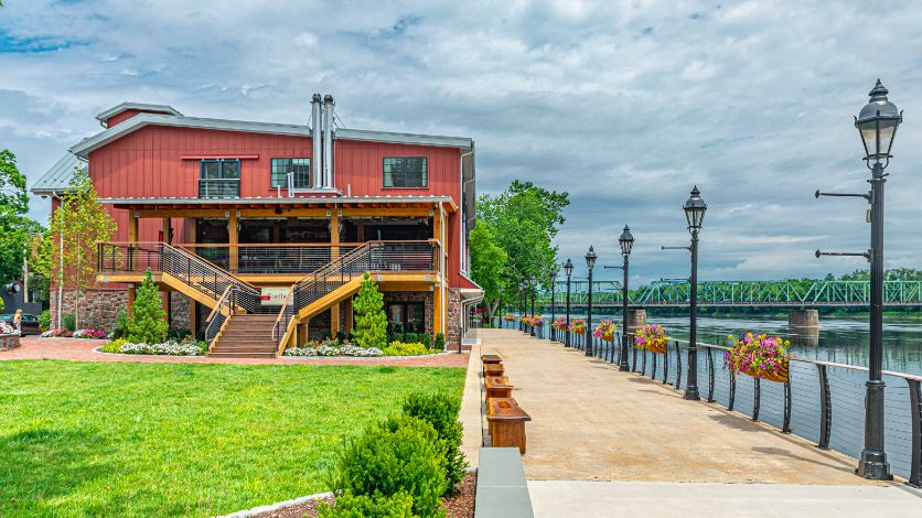 Stella of New Hope to Host Exclusive Al Fresco Wine Dinner with Frog's Leap Winery
